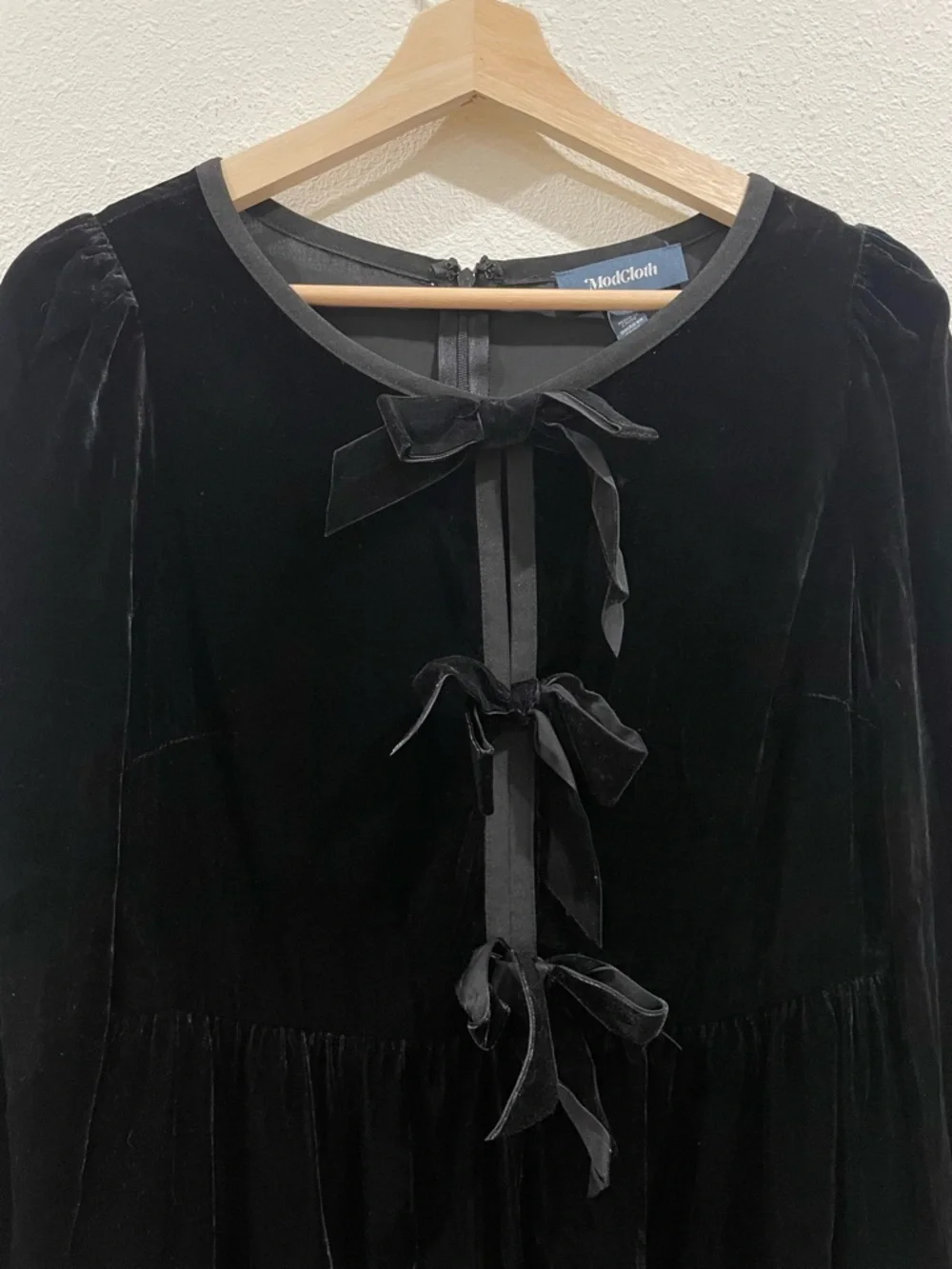 Modcloth Black Velvet Bow Mini Party Dress Size 6 - Picture 5 of 11